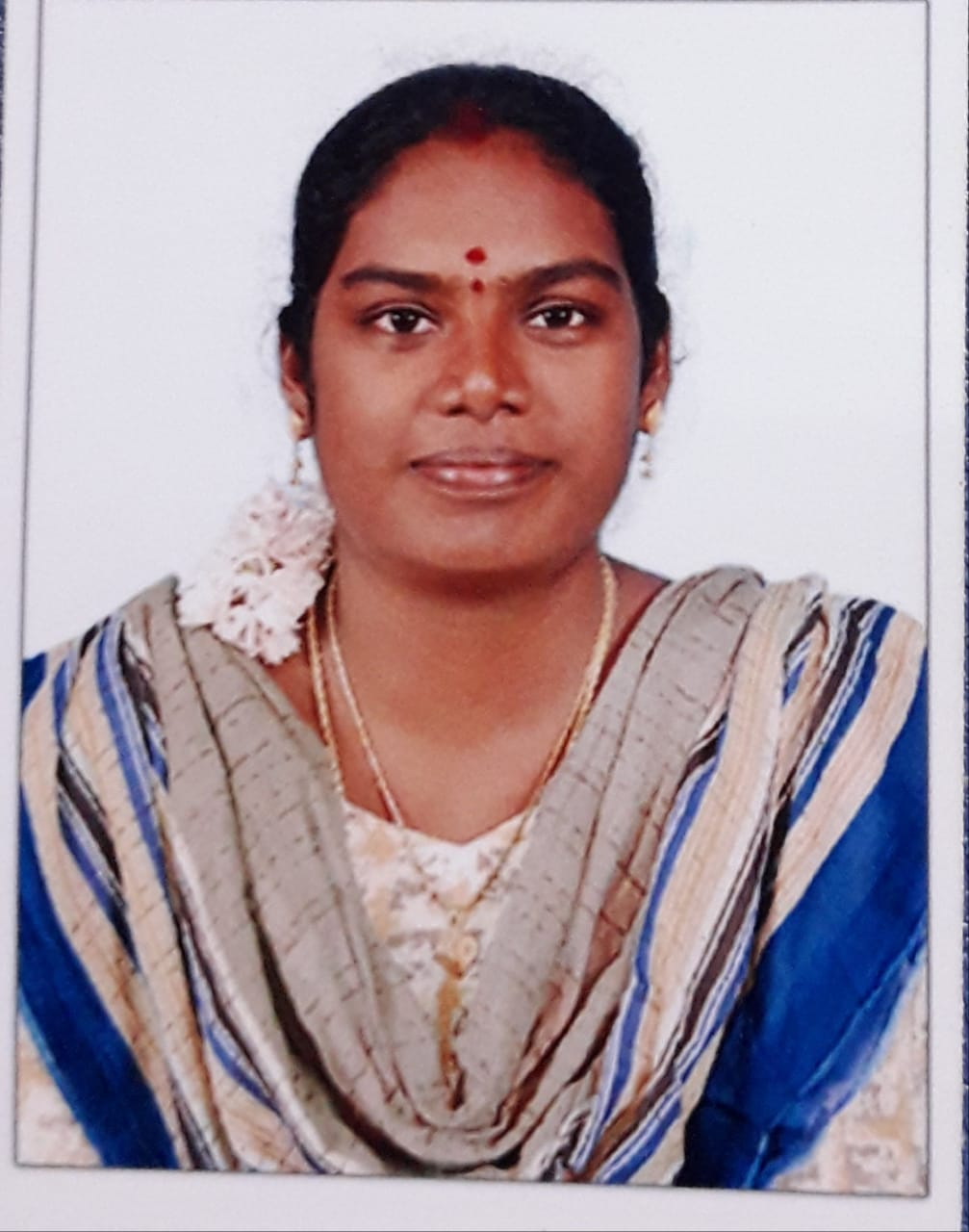 Mrs Ananthi R